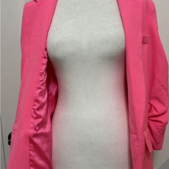 Generation Love “Madison Crepe Blazer, Ultra Pink with matching shorts 🌺🎀🩷 XS - Picture 6 of 13